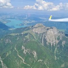 Flugwegposition um 10:27:38: Aufgenommen in der Nähe von Gemeinde St. Gilgen, Österreich in 2458 Meter